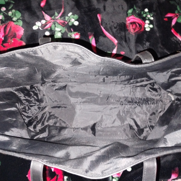 Victoria Secret Red ♥️ and black 🖤 checkered tote **new** - Picture 6 of 10